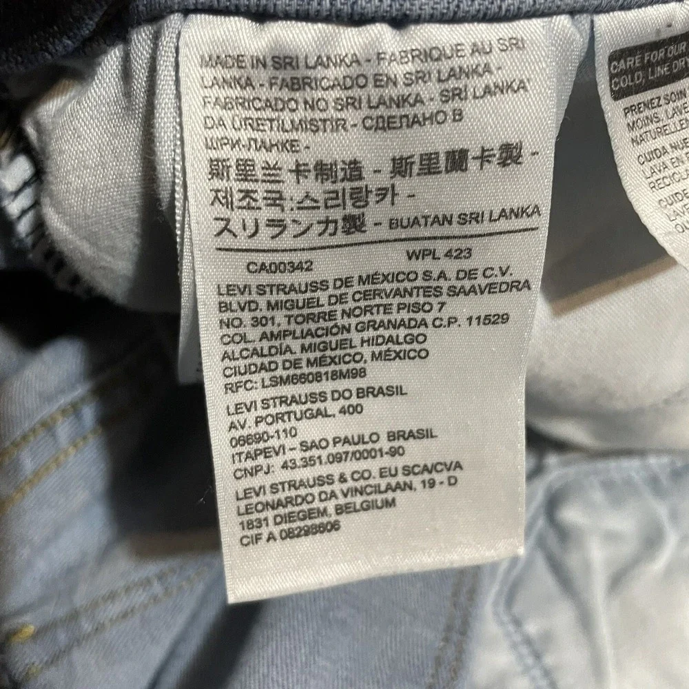 Levis Jean Women sz 32 Classic Bootcut 14M 34x29 Blue Denim Stretch Pants Casual